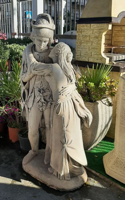 STATUA ROMEO E GIULIETTA