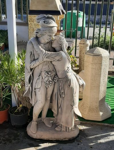 STATUA ROMEO E GIULIETTA