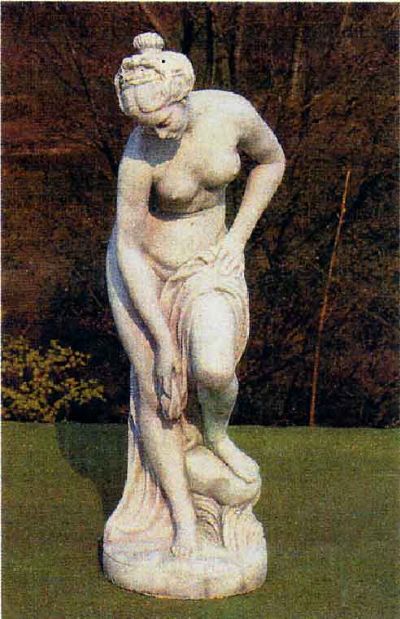 Statua venere allegrain dritta